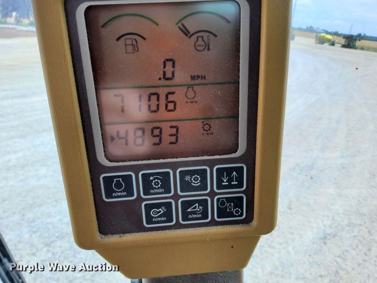 image for item DR0915 2005 John Deere 9760 STS  combine