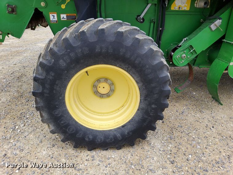 image for item DR0915 2005 John Deere 9760 STS  combine