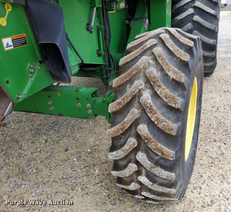 image for item DR0915 2005 John Deere 9760 STS  combine