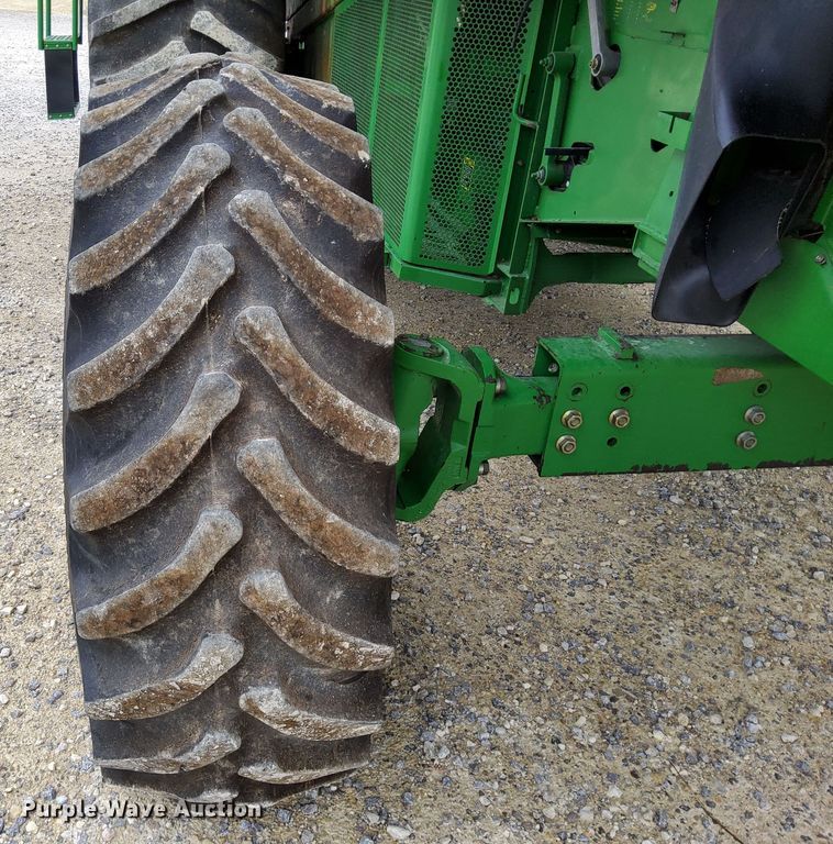 image for item DR0915 2005 John Deere 9760 STS  combine