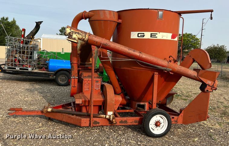 image for item DS8301 Gehl 65MX  bale processor