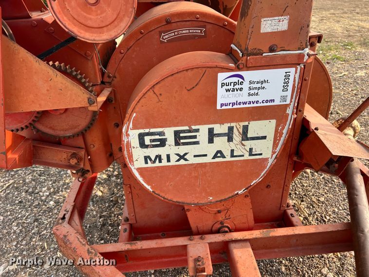 image for item DS8301 Gehl 65MX  bale processor