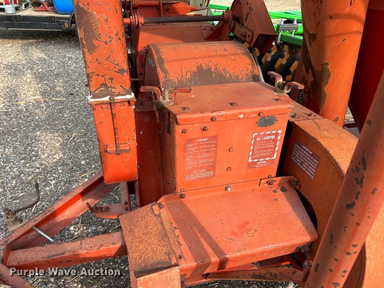 image for item DS8301 Gehl 65MX  bale processor