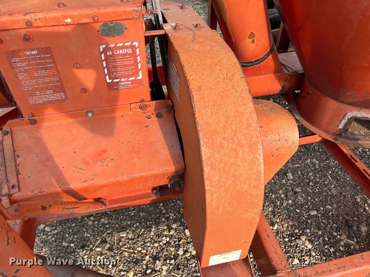 image for item DS8301 Gehl 65MX  bale processor