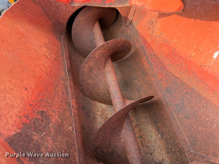 image for item DS8301 Gehl 65MX  bale processor