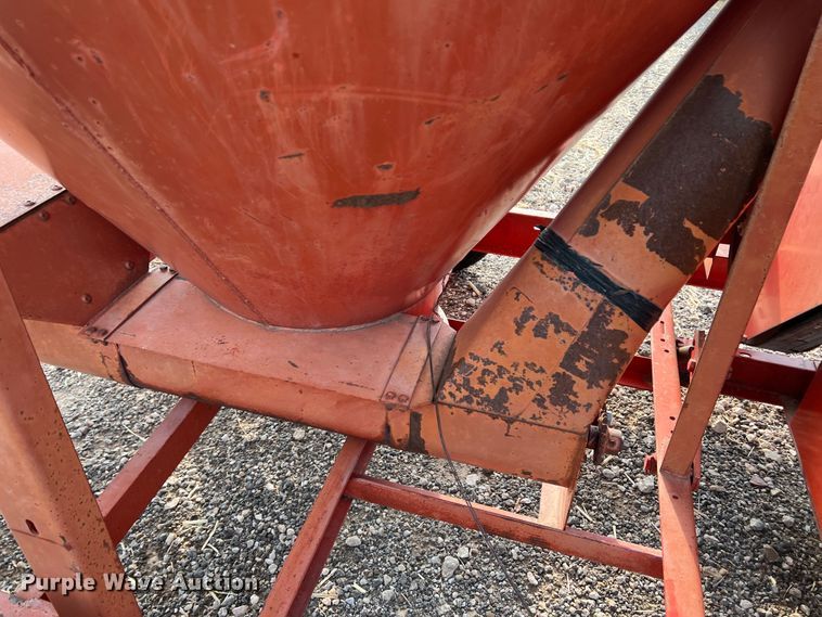 image for item DS8301 Gehl 65MX  bale processor