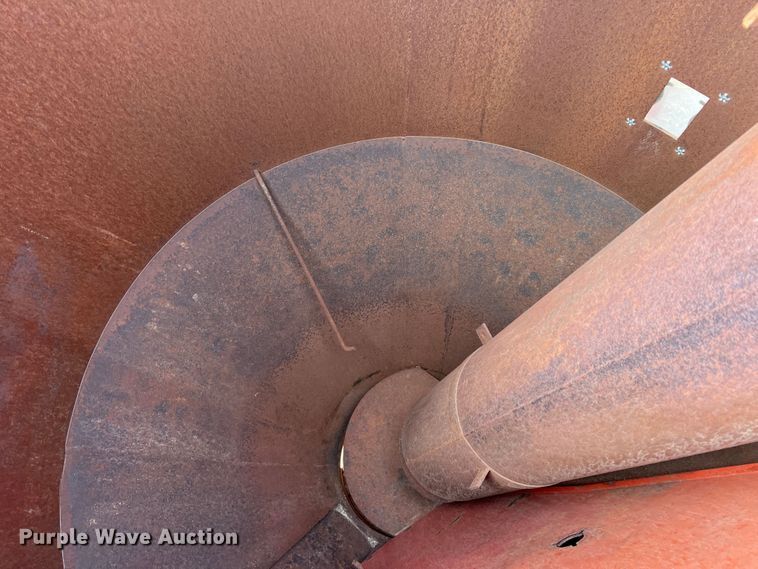 image for item DS8301 Gehl 65MX  bale processor