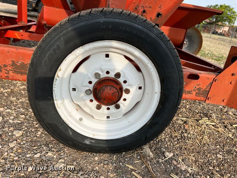 image for item DS8301 Gehl 65MX  bale processor