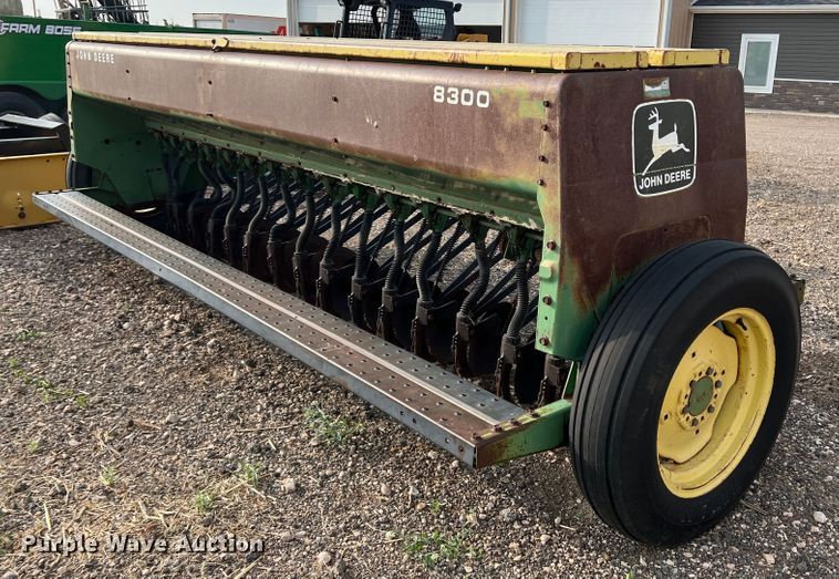 image for item DS8303 John Deere 8000  grain drill