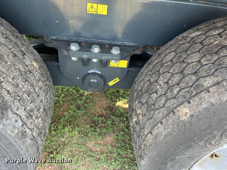 image for item DS8305 2020 Anderson StackPro 5400  bale stacker