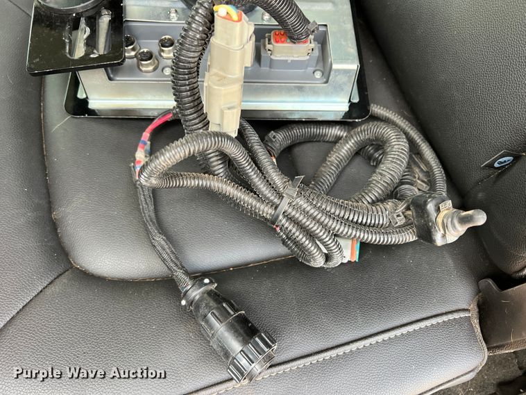 image for item DS8305 2020 Anderson StackPro 5400  bale stacker