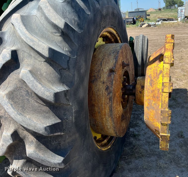 image for item DS8370 1971 John Deere 4620  tractor