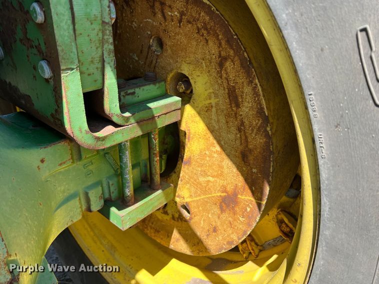 image for item DS8370 1971 John Deere 4620  tractor