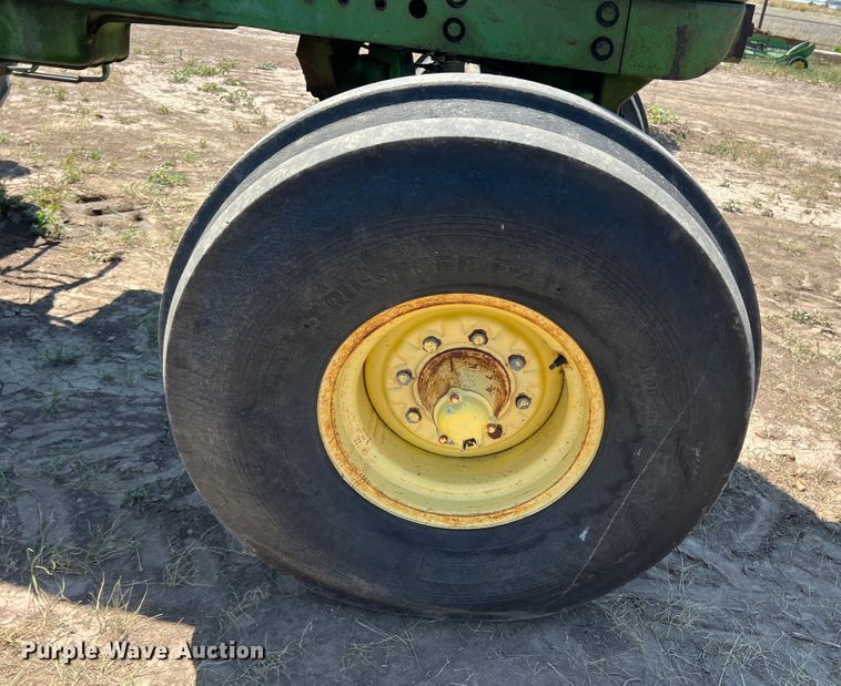 image for item DS8370 1971 John Deere 4620  tractor