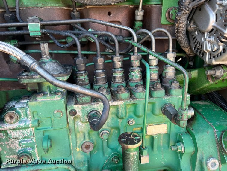 image for item DS8372 1992 John Deere 4960  MFWD tractor