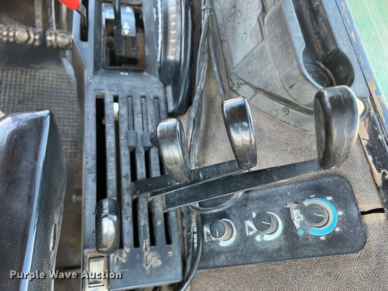 image for item DS8372 1992 John Deere 4960  MFWD tractor