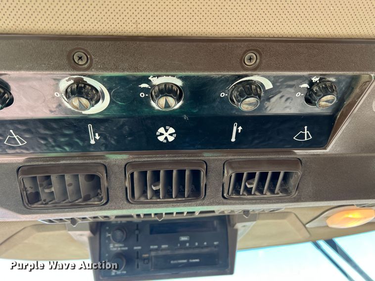 image for item DS8372 1992 John Deere 4960  MFWD tractor