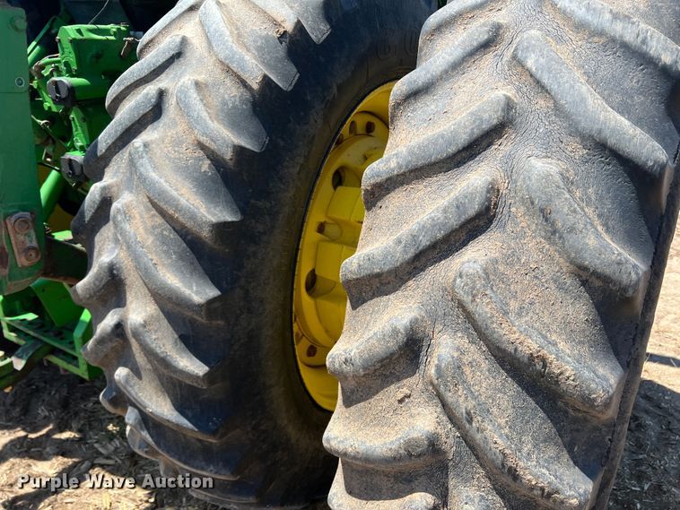 image for item DS8372 1992 John Deere 4960  MFWD tractor