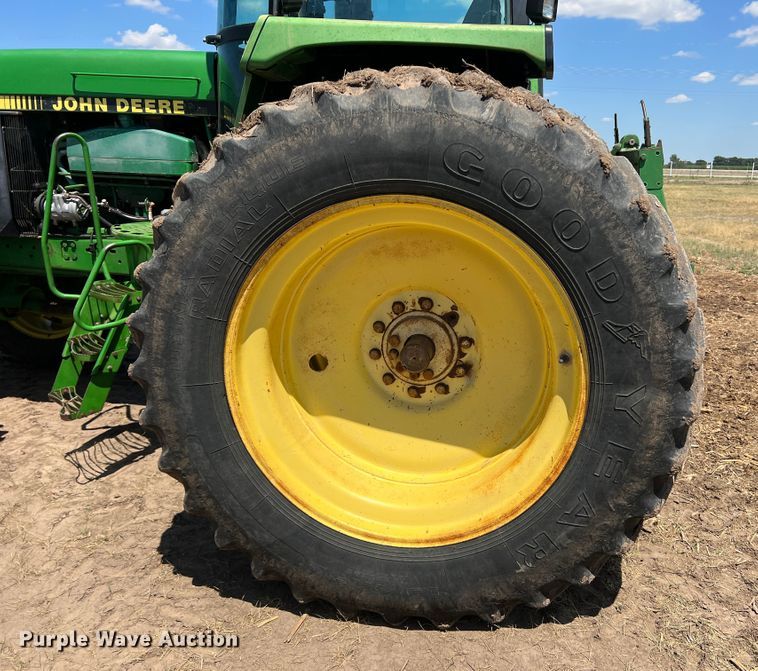 image for item DS8372 1992 John Deere 4960  MFWD tractor