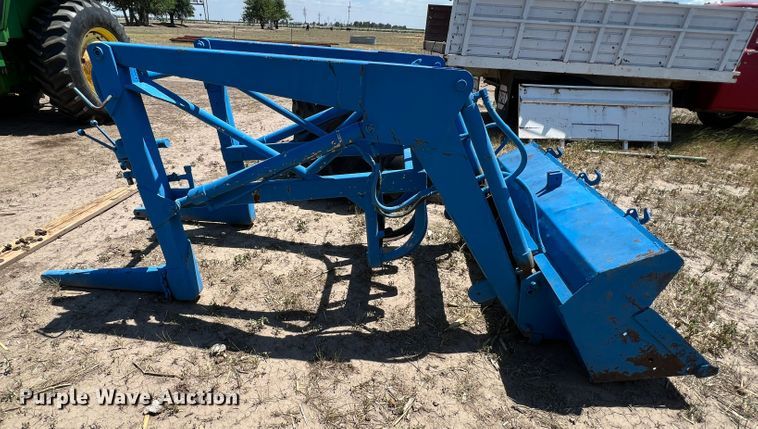 image for item DS8374 Ford  loader