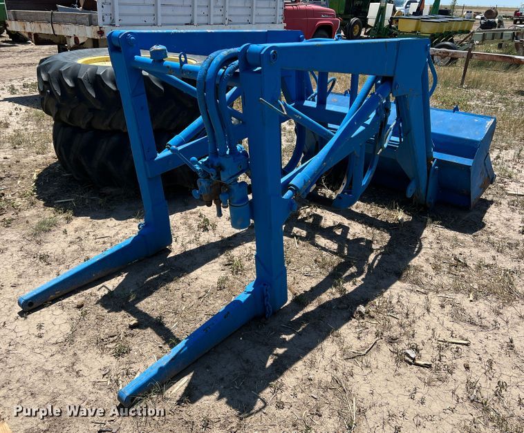 image for item DS8374 Ford  loader