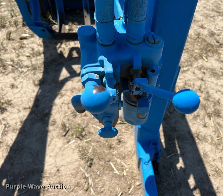 image for item DS8374 Ford  loader