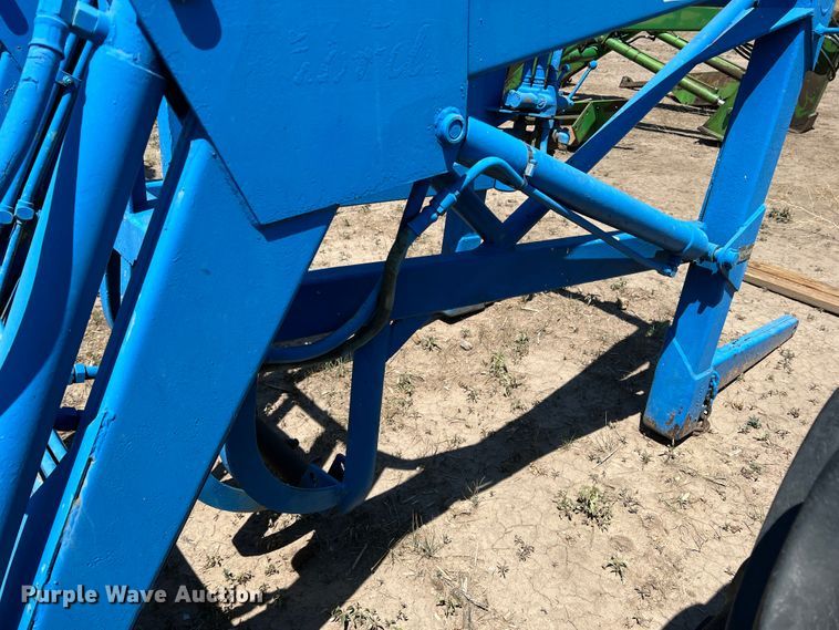 image for item DS8374 Ford  loader