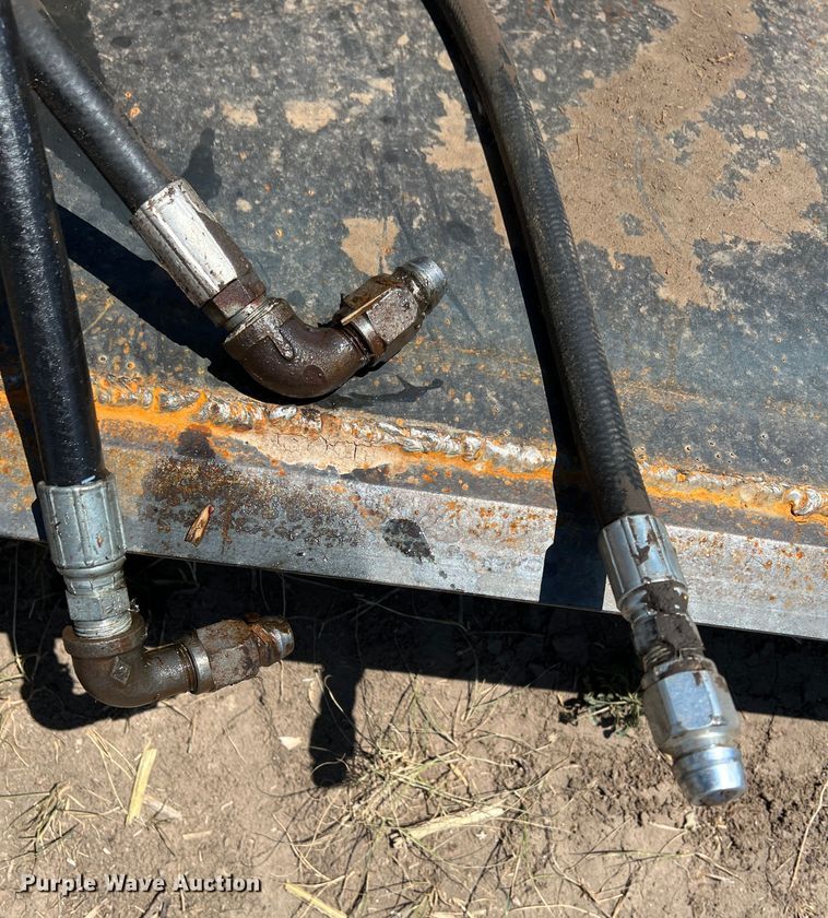 image for item DS8375 John Deere E0158  loader