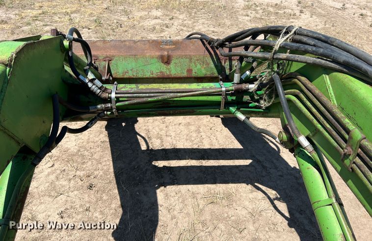 image for item DS8375 John Deere E0158  loader