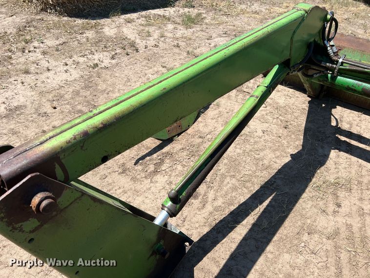 image for item DS8375 John Deere E0158  loader