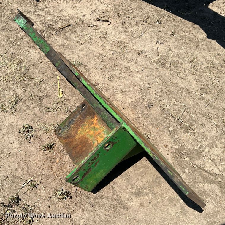 image for item DS8375 John Deere E0158  loader