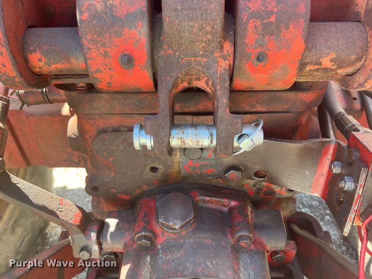 image for item HL9054 International 606  tractor