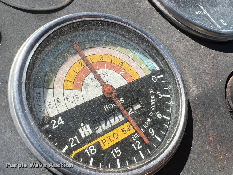 image for item HL9054 International 606  tractor