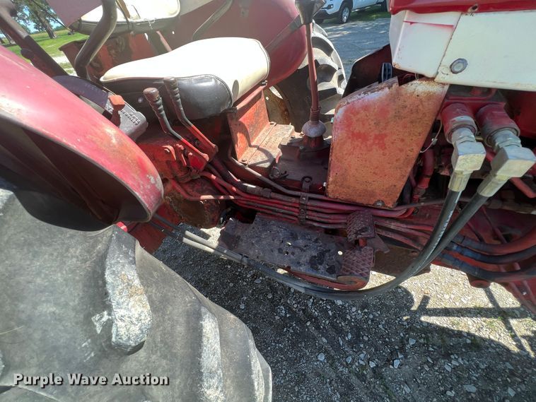 image for item HL9054 International 606  tractor