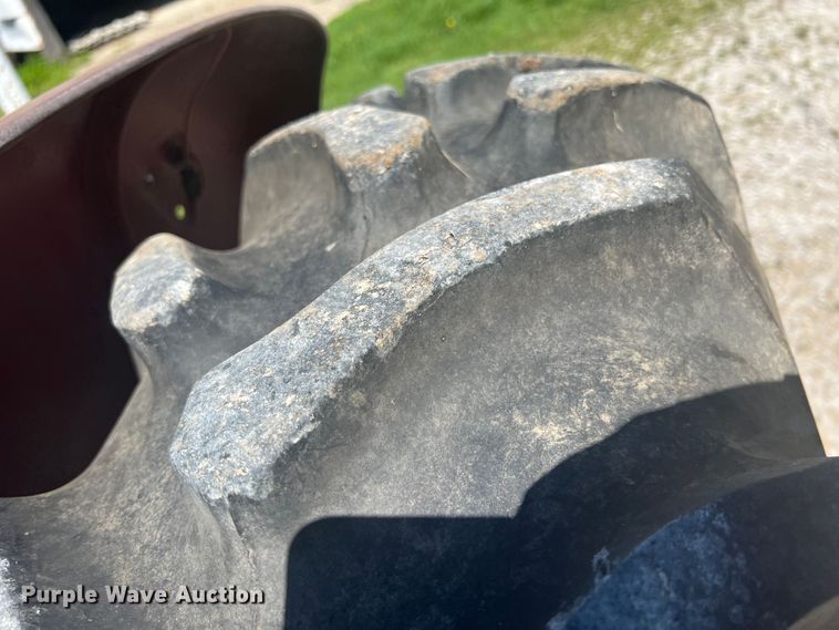 image for item HL9054 International 606  tractor