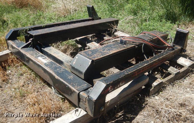 image for item HU9413 Dew Eze 660  bale loader