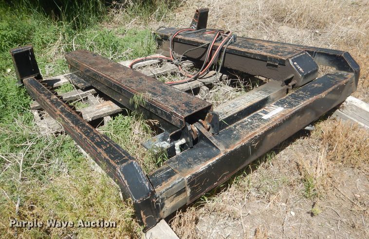 image for item HU9413 Dew Eze 660  bale loader