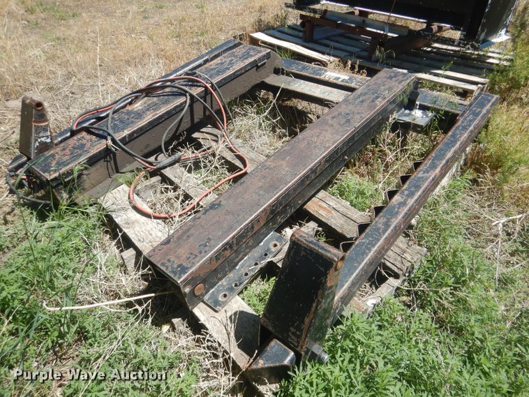 image for item HU9413 Dew Eze 660  bale loader