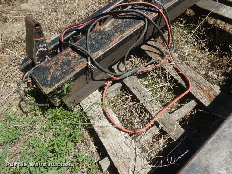 image for item HU9413 Dew Eze 660  bale loader