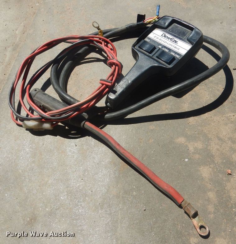 image for item HU9413 Dew Eze 660  bale loader