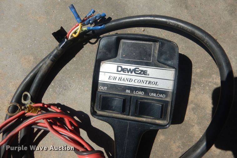 image for item HU9413 Dew Eze 660  bale loader