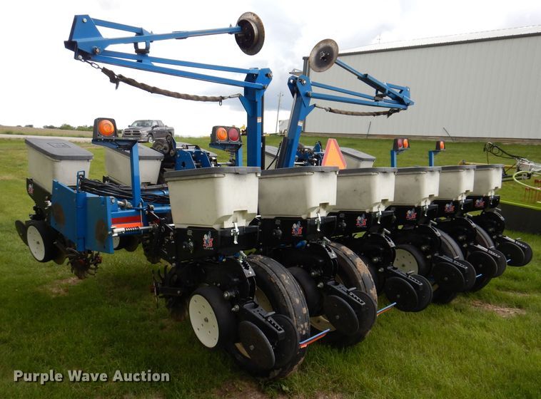 image for item JH9711 Kinze 3200  no-till planter