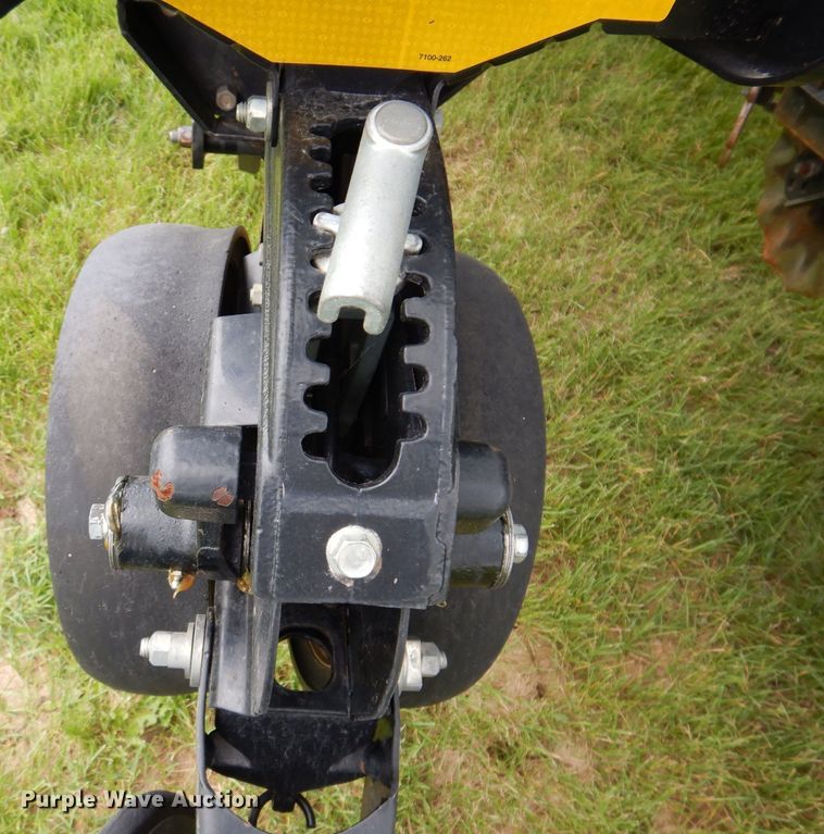 image for item JH9711 Kinze 3200  no-till planter