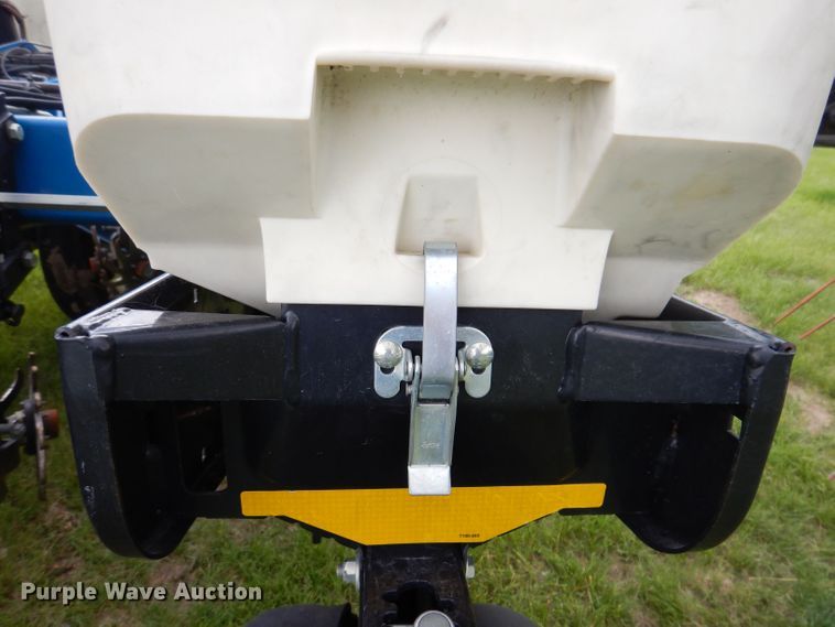 image for item JH9711 Kinze 3200  no-till planter