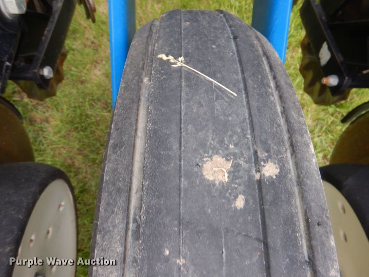 image for item JH9711 Kinze 3200  no-till planter