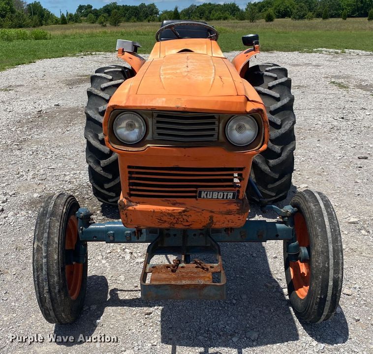 image for item JU9262 Kubota L285  tractor