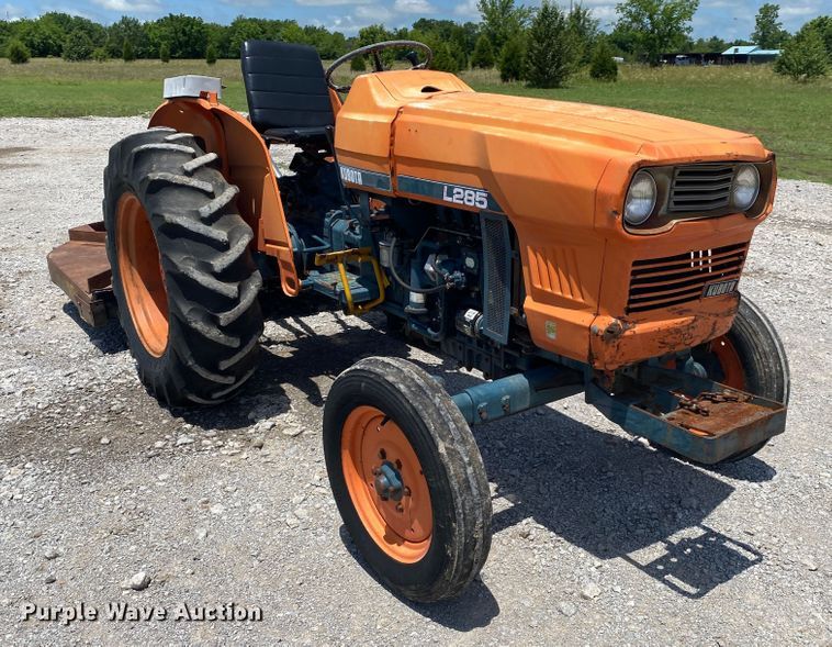 image for item JU9262 Kubota L285  tractor