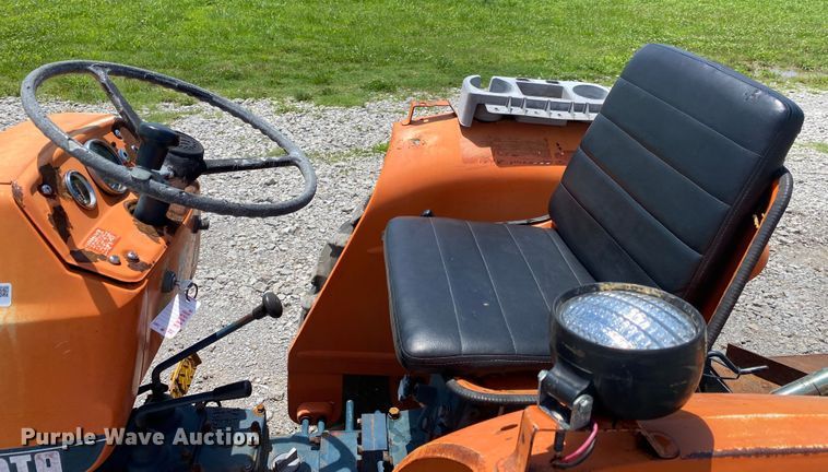 image for item JU9262 Kubota L285  tractor
