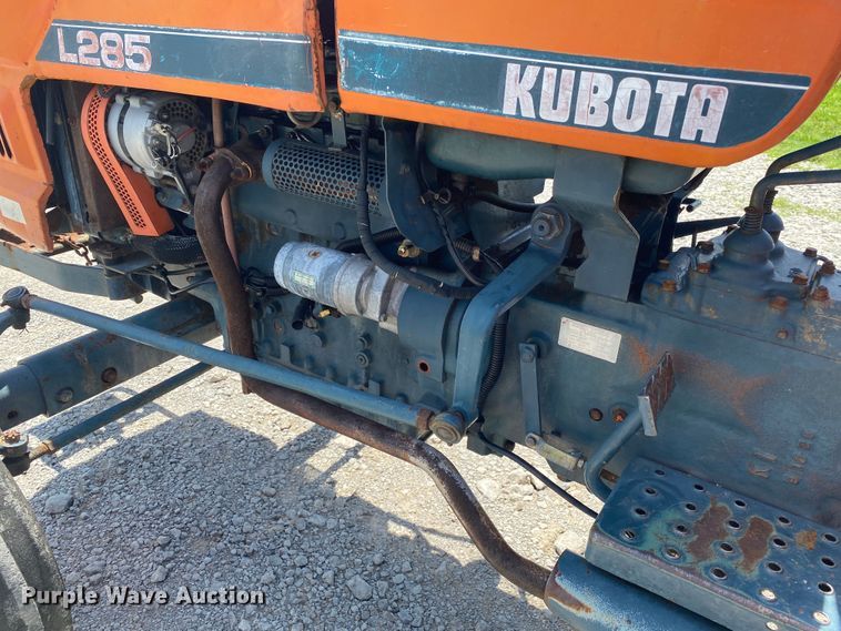 image for item JU9262 Kubota L285  tractor