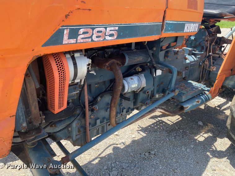image for item JU9262 Kubota L285  tractor
